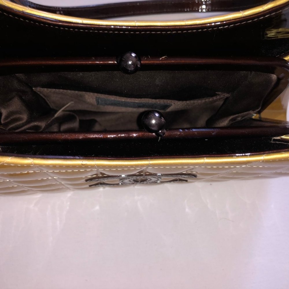 SOLD - Authentic CHANEL Vintage Shoulderbag - Picture 4 of 15